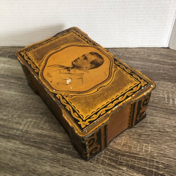 Vtg King Edward VIII Cremona Toffee Tin - Picture 3 of 15